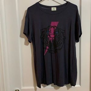 Short sleeve tiger shirt. NWOT